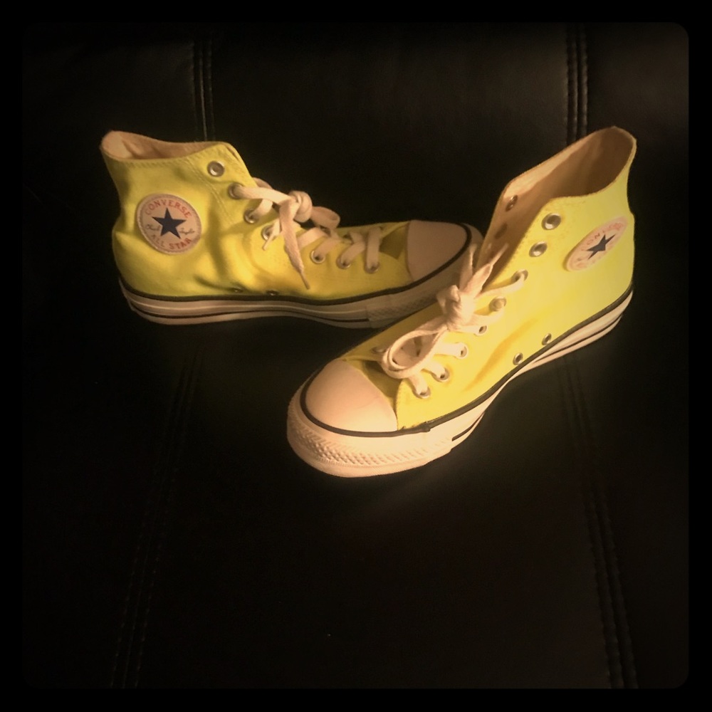 Neon green Converse 🔥🔥